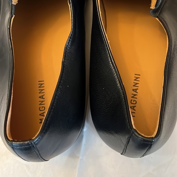 Magnanni Men's Fabricio Leather Slip-Ons - Picture 6 of 10